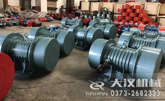 YZU-15-4振動(dòng)電機(jī)